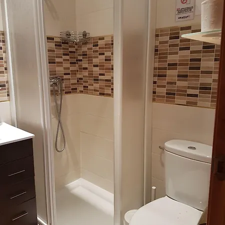 招待所 Adults Only