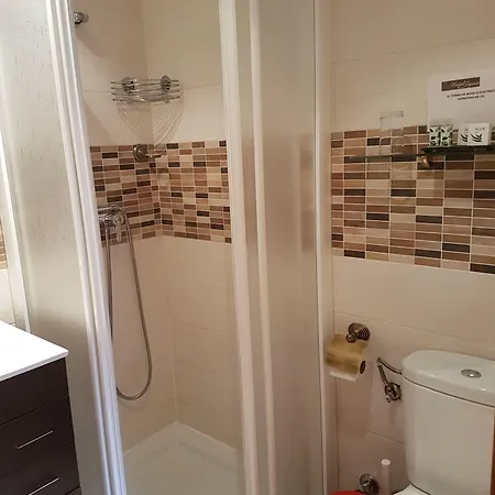 Adults Only 塞哥维亚