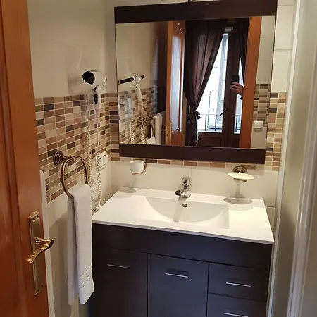 Adults Only 3* Segovia