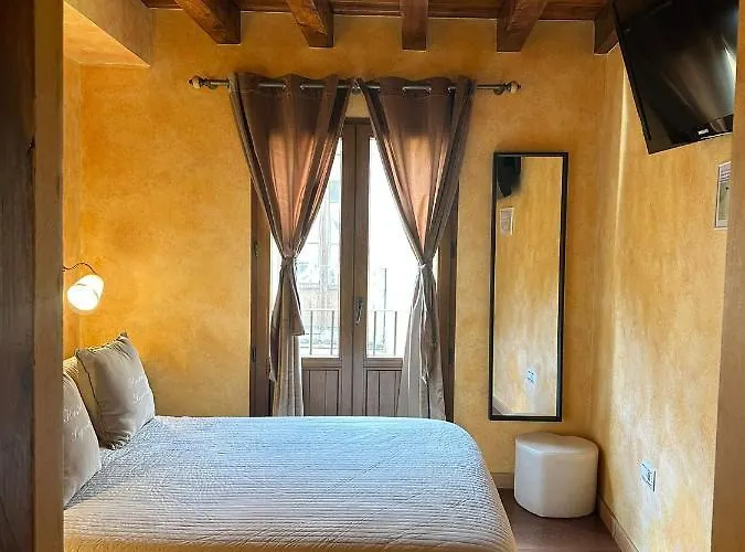 Adults Only Сеговия