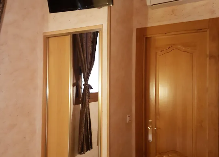 Adults Only Сеговия